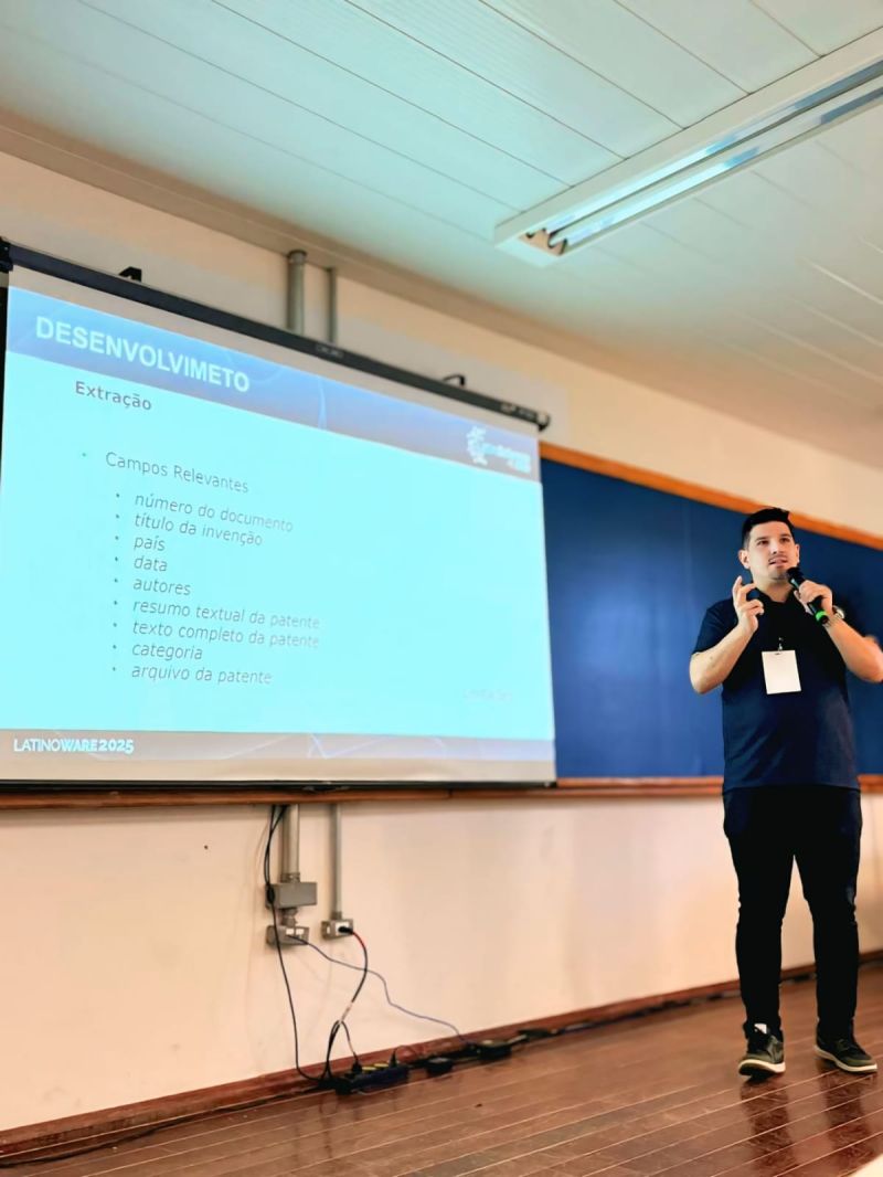 Rodrigo Nogueira palestrando